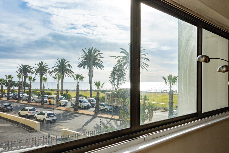 3 Bedroom Property for Sale in Sea Point Western Cape